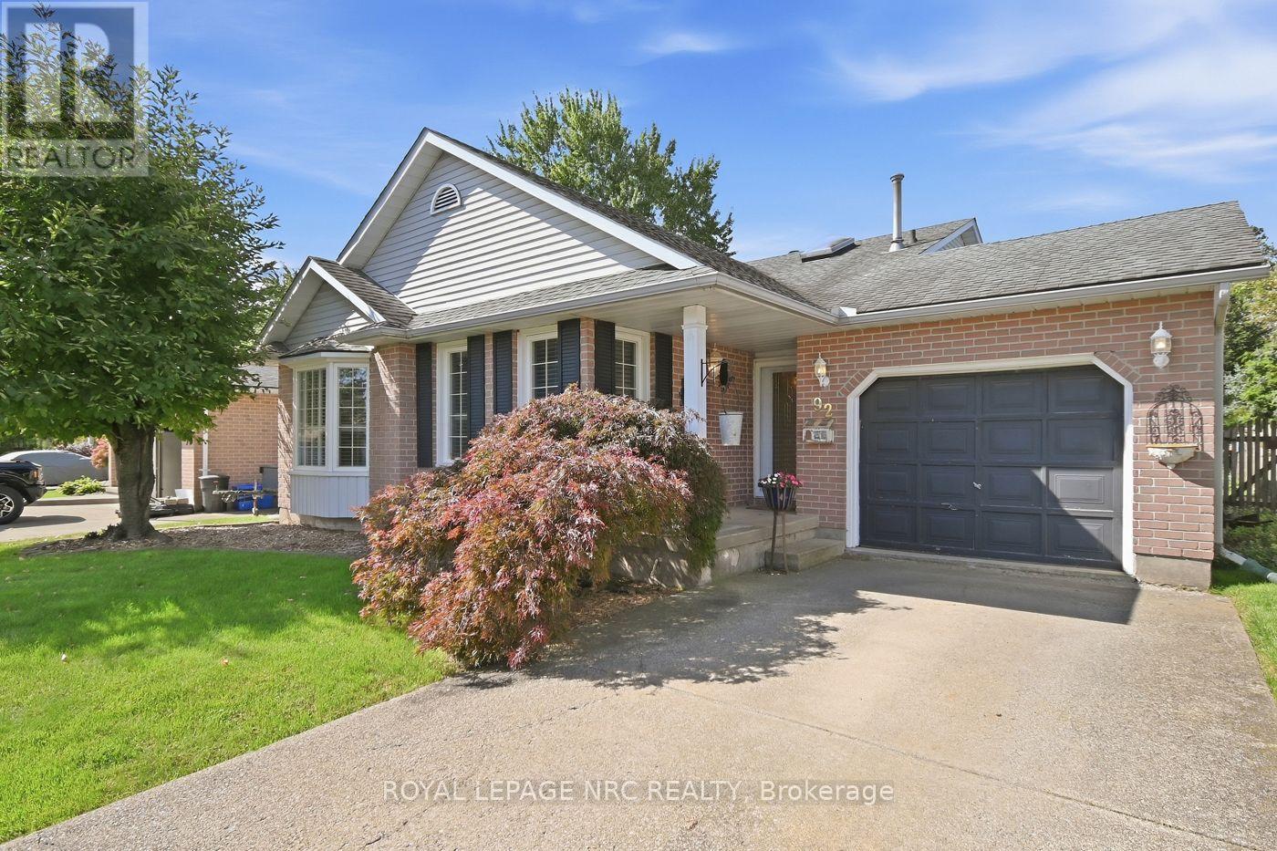92 Larchwood Circle, Welland, Ontario  L3C 6T3 - Photo 2 - X13810630