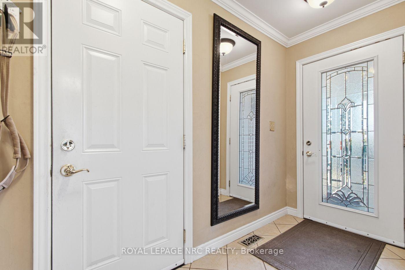92 Larchwood Circle, Welland, Ontario  L3C 6T3 - Photo 4 - X13810630