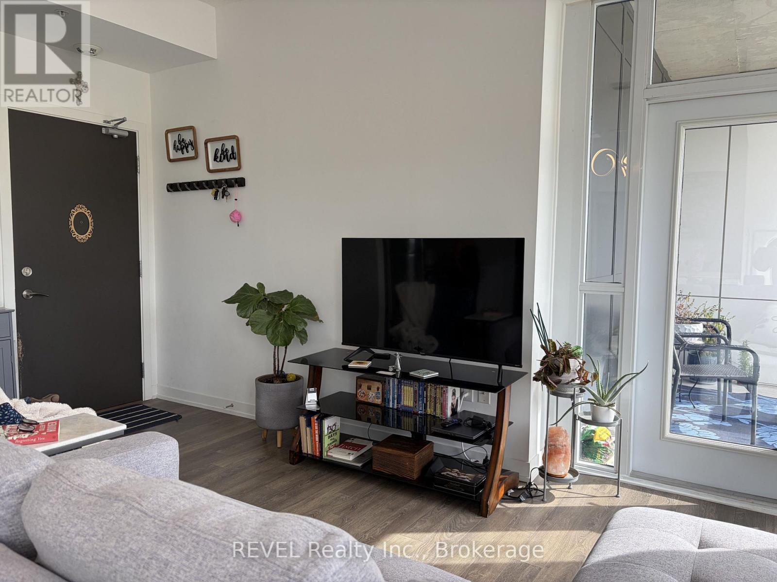 501 - 550 North Service Road, Grimsby, Ontario  L3M 0H9 - Photo 2 - X13810778