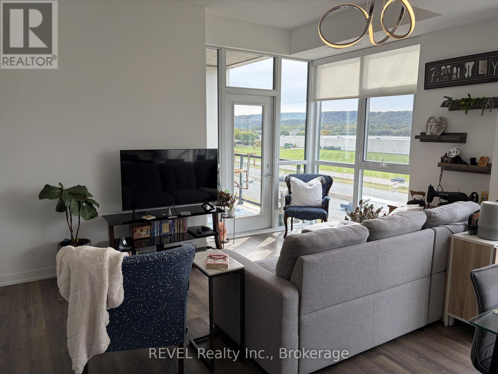 501 - 550 North Service Road, Grimsby, Ontario  L3M 0H9 - Photo 3 - X13810778