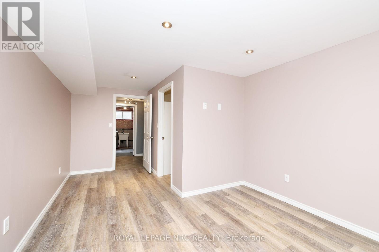8532 Heikoop Crescent, Niagara Falls, Ontario  L2H 3J7 - Photo 44 - X13810842