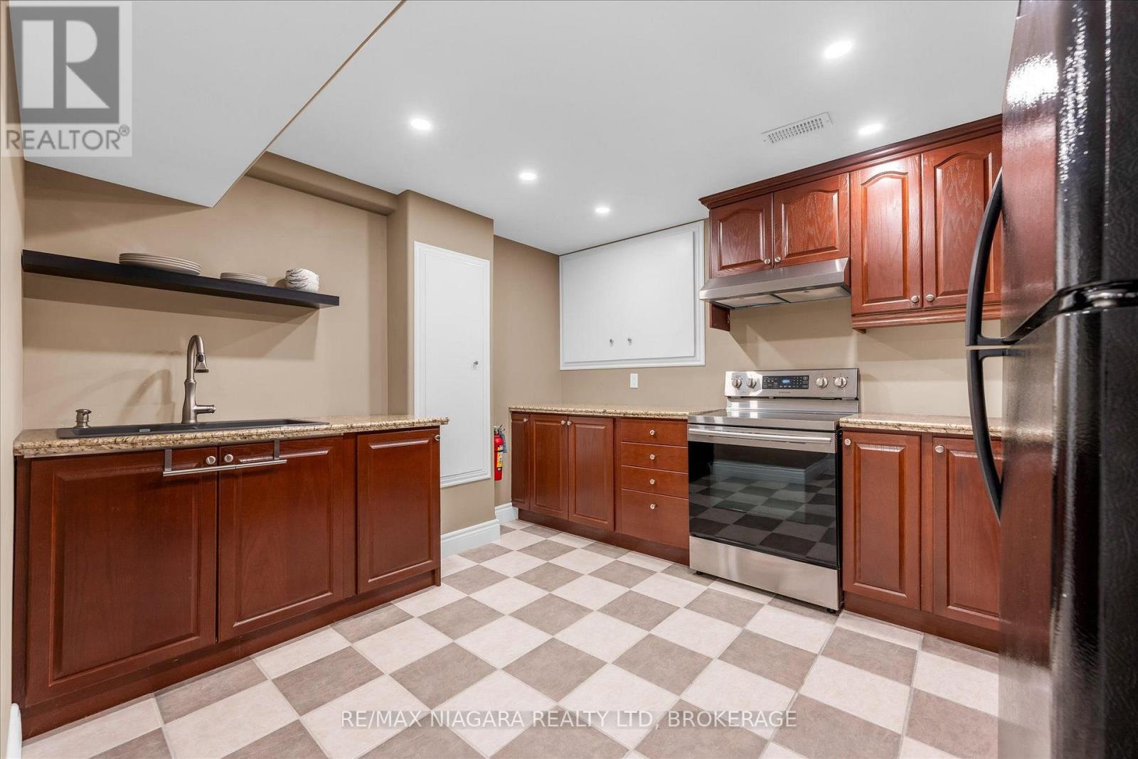 404 Wright Crescent, Niagara-On-The-Lake, Ontario  L0S 1J0 - Photo 19 - X13810910