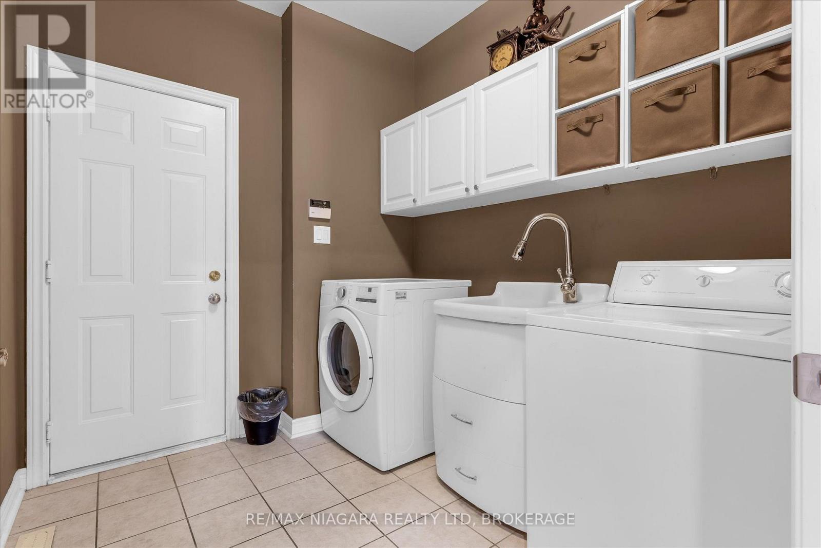 404 Wright Crescent, Niagara-On-The-Lake, Ontario  L0S 1J0 - Photo 5 - X13810910