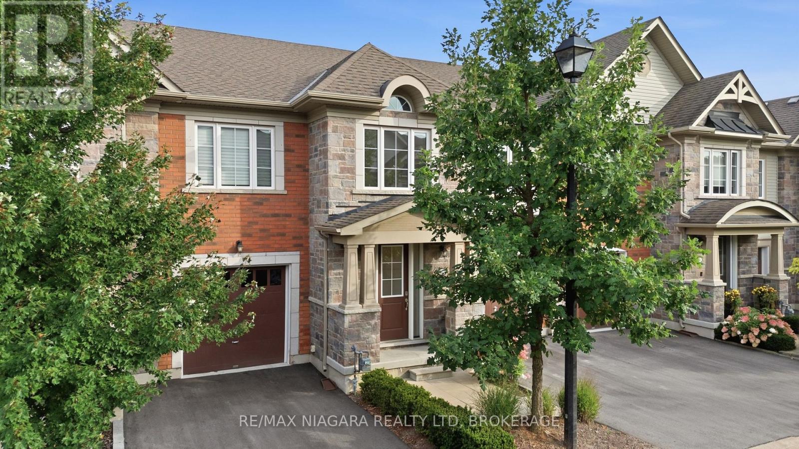 12 GEORGE MANOR, Niagara-on-the-Lake, Ontario