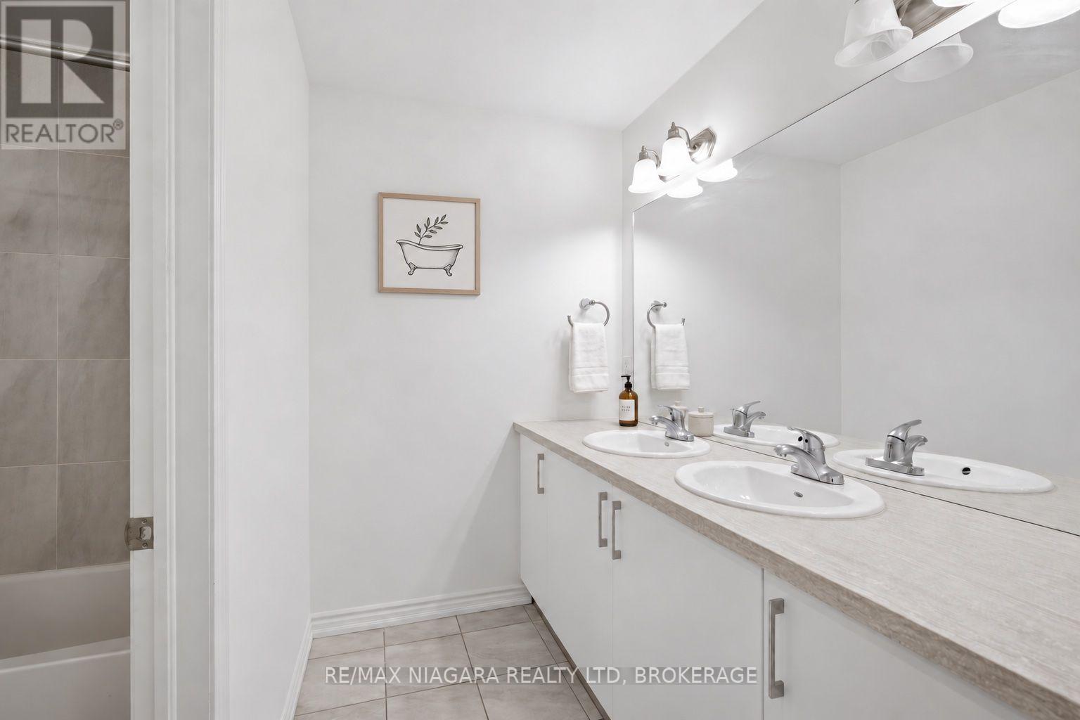 12 George Manor, Niagara-On-The-Lake, Ontario  L0S 1J0 - Photo 24 - X13811374