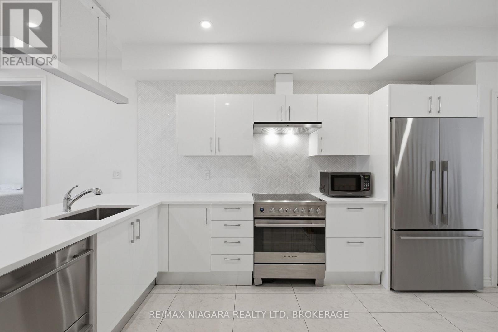 12 George Manor, Niagara-On-The-Lake, Ontario  L0S 1J0 - Photo 7 - X13811374