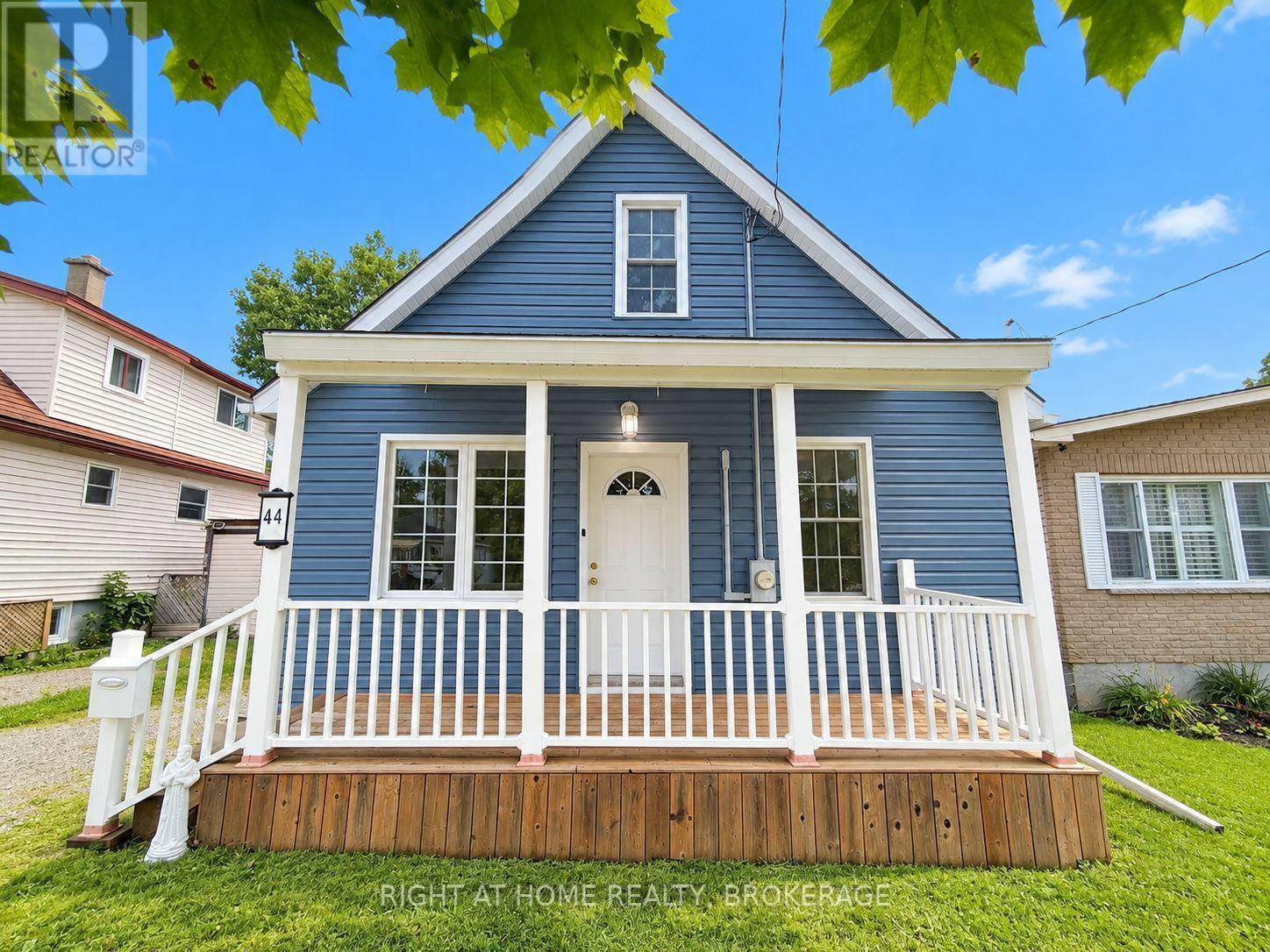 44 CUMMING STREET, St. Catharines, Ontario