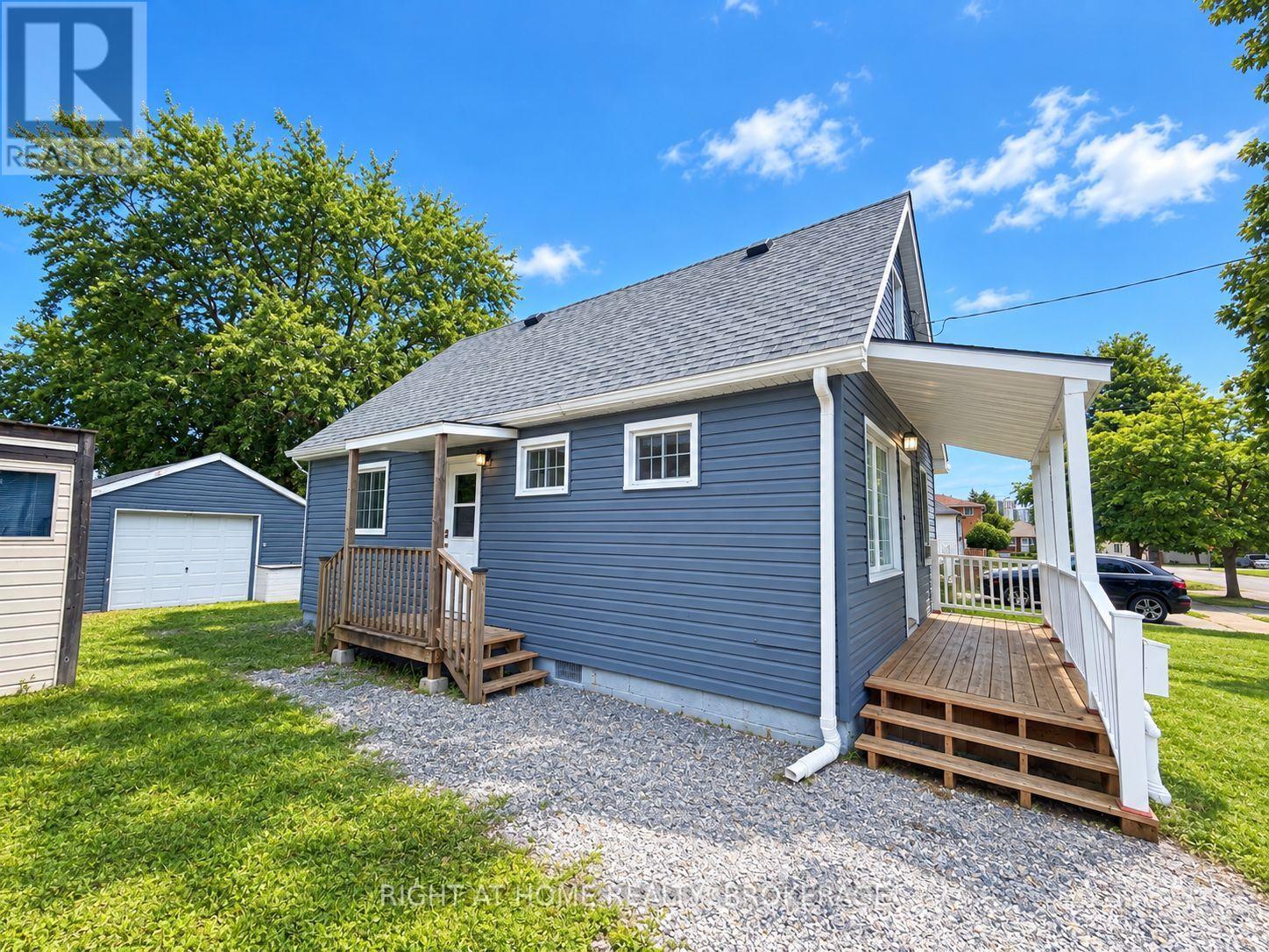 44 Cumming Street, St. Catharines, Ontario  L2S 1H9 - Photo 2 - X13811960