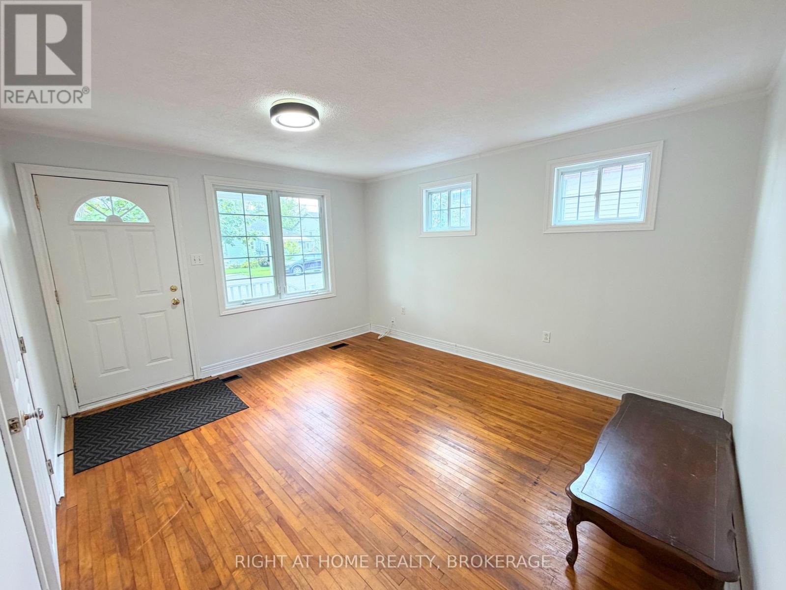 44 Cumming Street, St. Catharines, Ontario  L2S 1H9 - Photo 4 - X13811960
