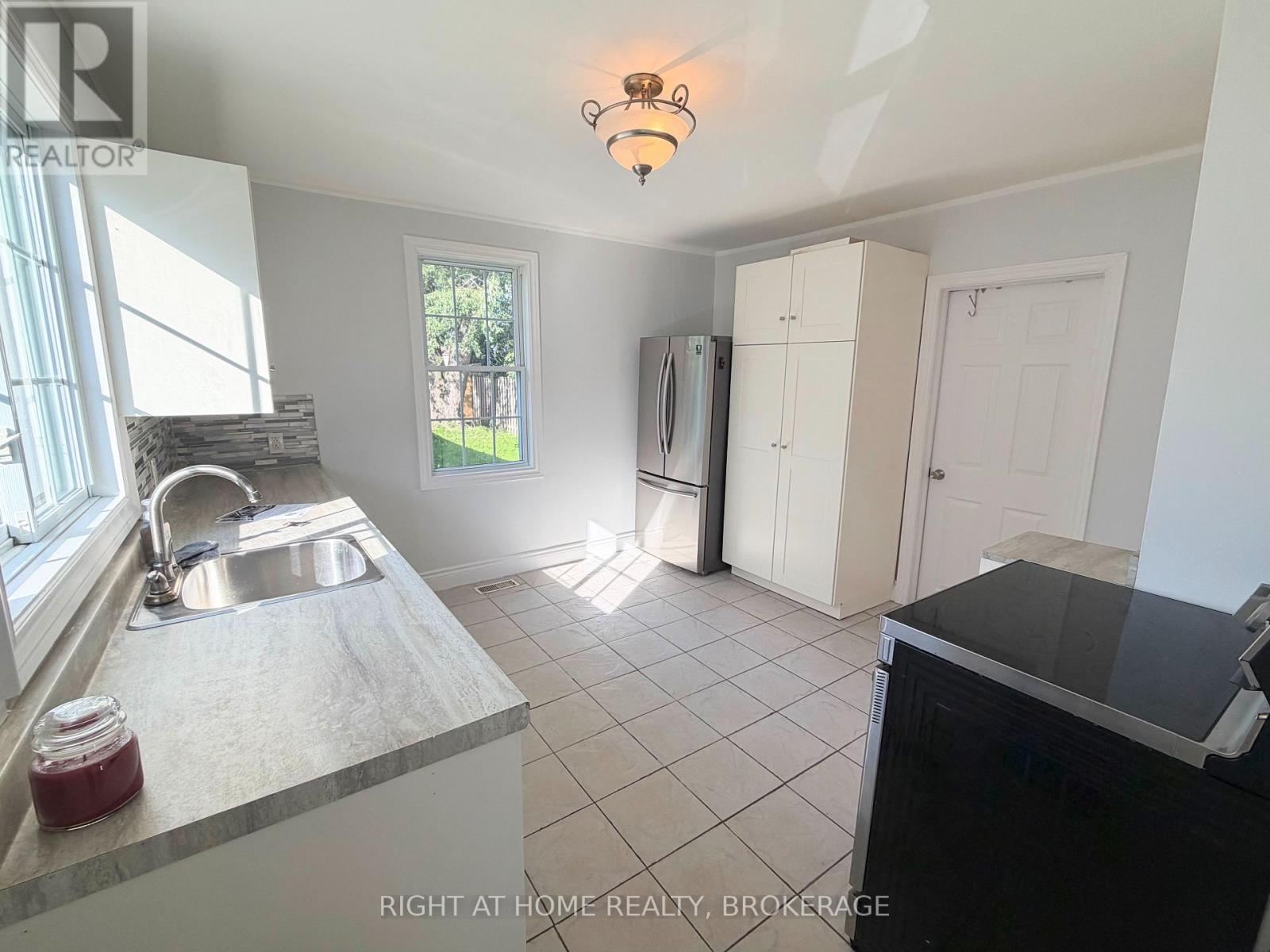 44 Cumming Street, St. Catharines, Ontario  L2S 1H9 - Photo 7 - X13811960