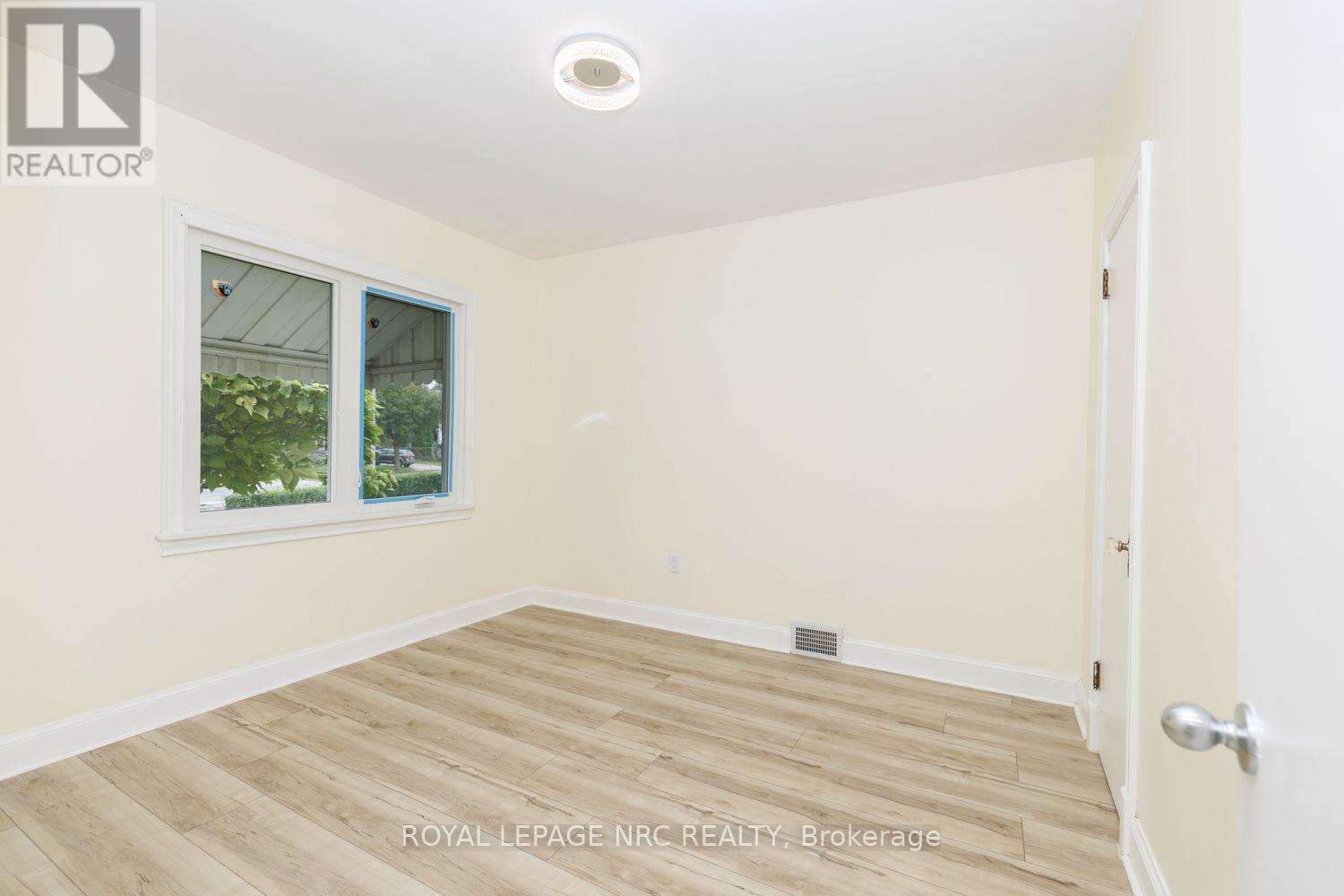 301 Carlton Street, St. Catharines, Ontario  L2N 1C1 - Photo 12 - X13812434