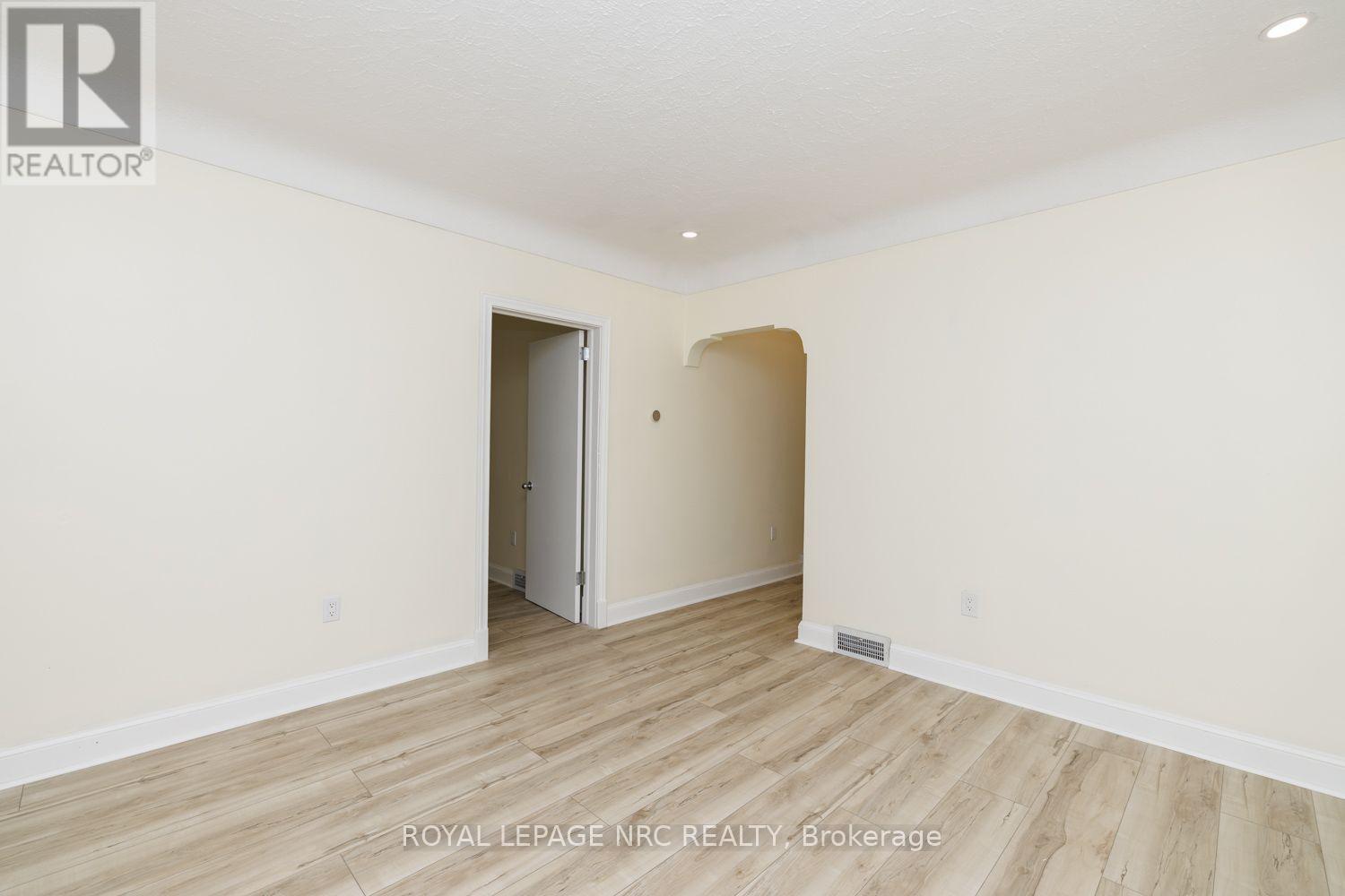 301 Carlton Street, St. Catharines, Ontario  L2N 1C1 - Photo 14 - X13812434