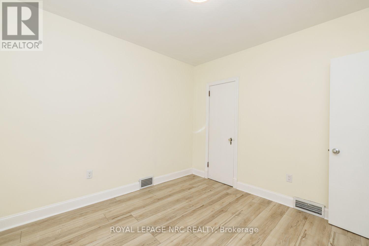 301 Carlton Street, St. Catharines, Ontario  L2N 1C1 - Photo 36 - X13812434