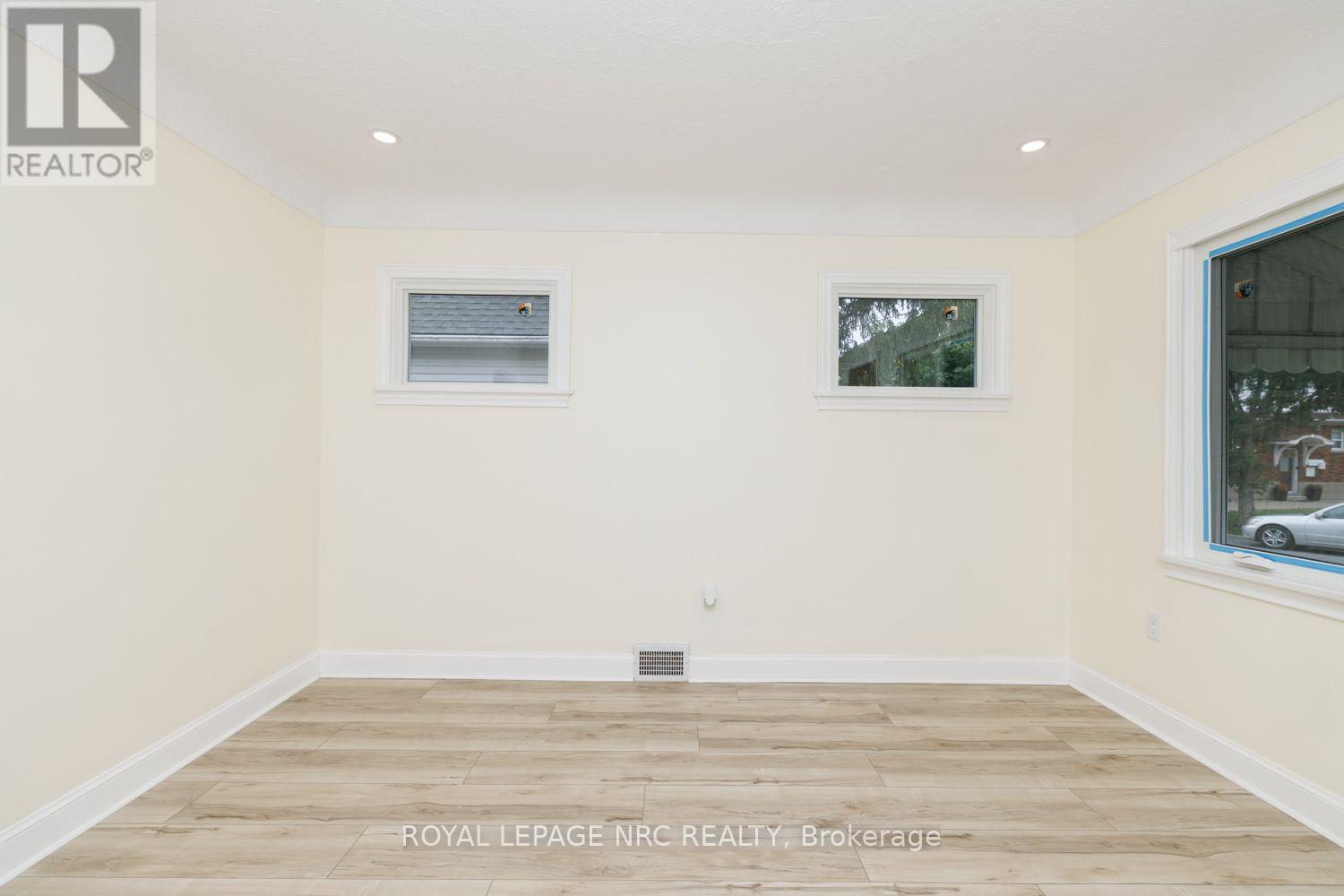301 Carlton Street, St. Catharines, Ontario  L2N 1C1 - Photo 38 - X13812434