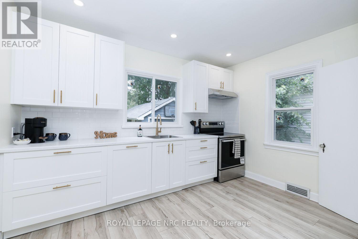 301 Carlton Street, St. Catharines, Ontario  L2N 1C1 - Photo 5 - X13812434