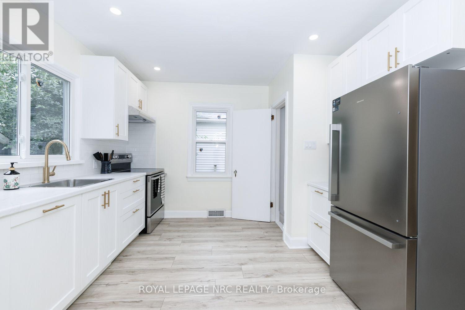 301 Carlton Street, St. Catharines, Ontario  L2N 1C1 - Photo 6 - X13812434