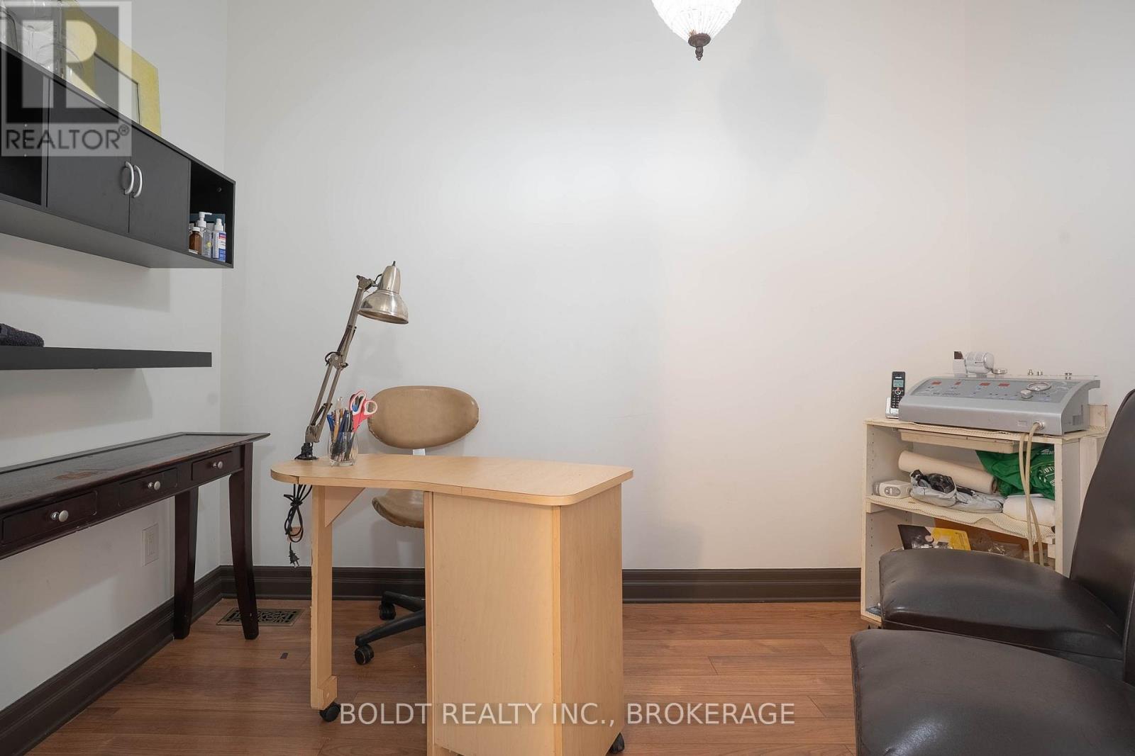 20 St. Paul Street, St. Catharines, Ontario  L2R 3M2 - Photo 6 - X13812506