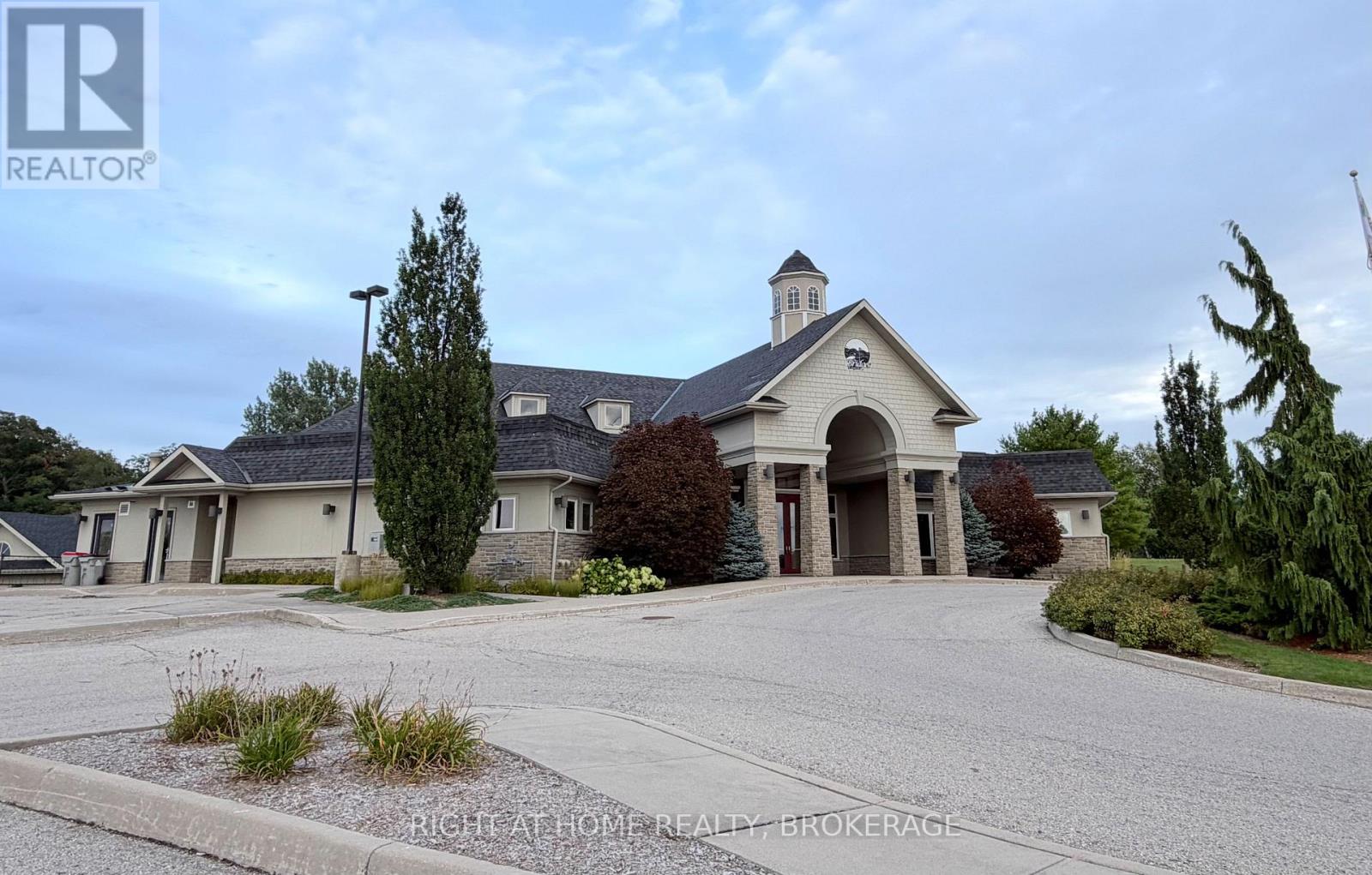 40 Stornoway Crescent N, Huron East, Ontario  N0K 1W0 - Photo 34 - X13812790