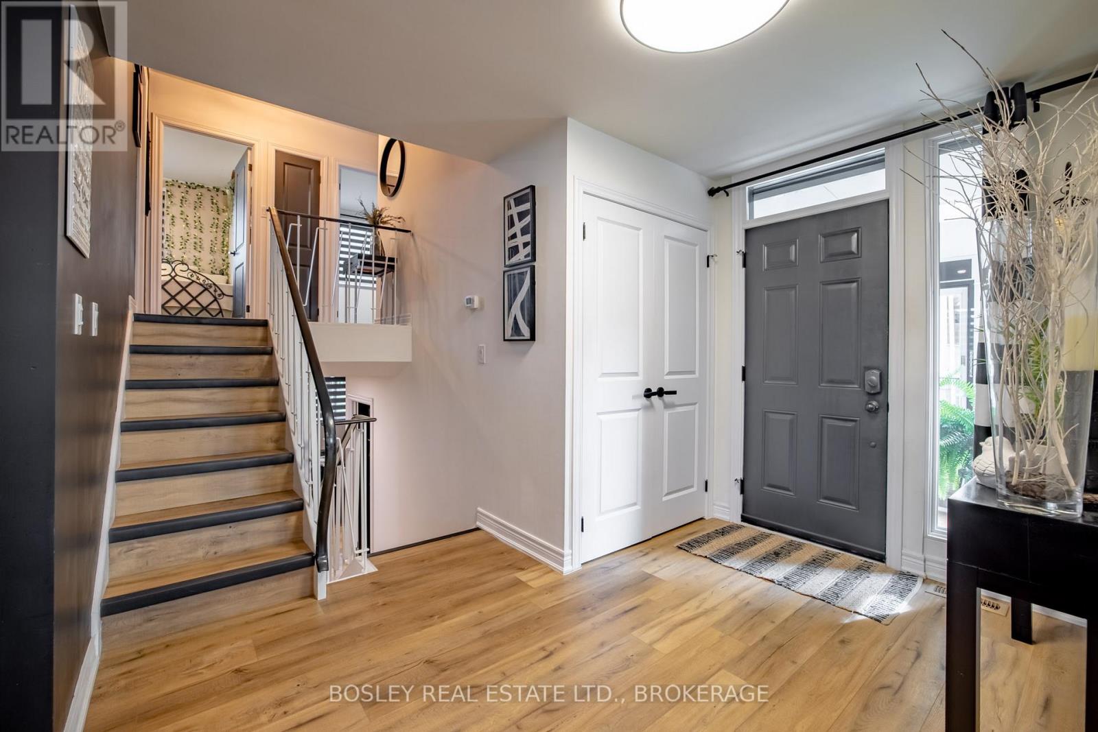 4148 Dorchester Road, Niagara Falls, Ontario  L2E 6N2 - Photo 4 - X13812824