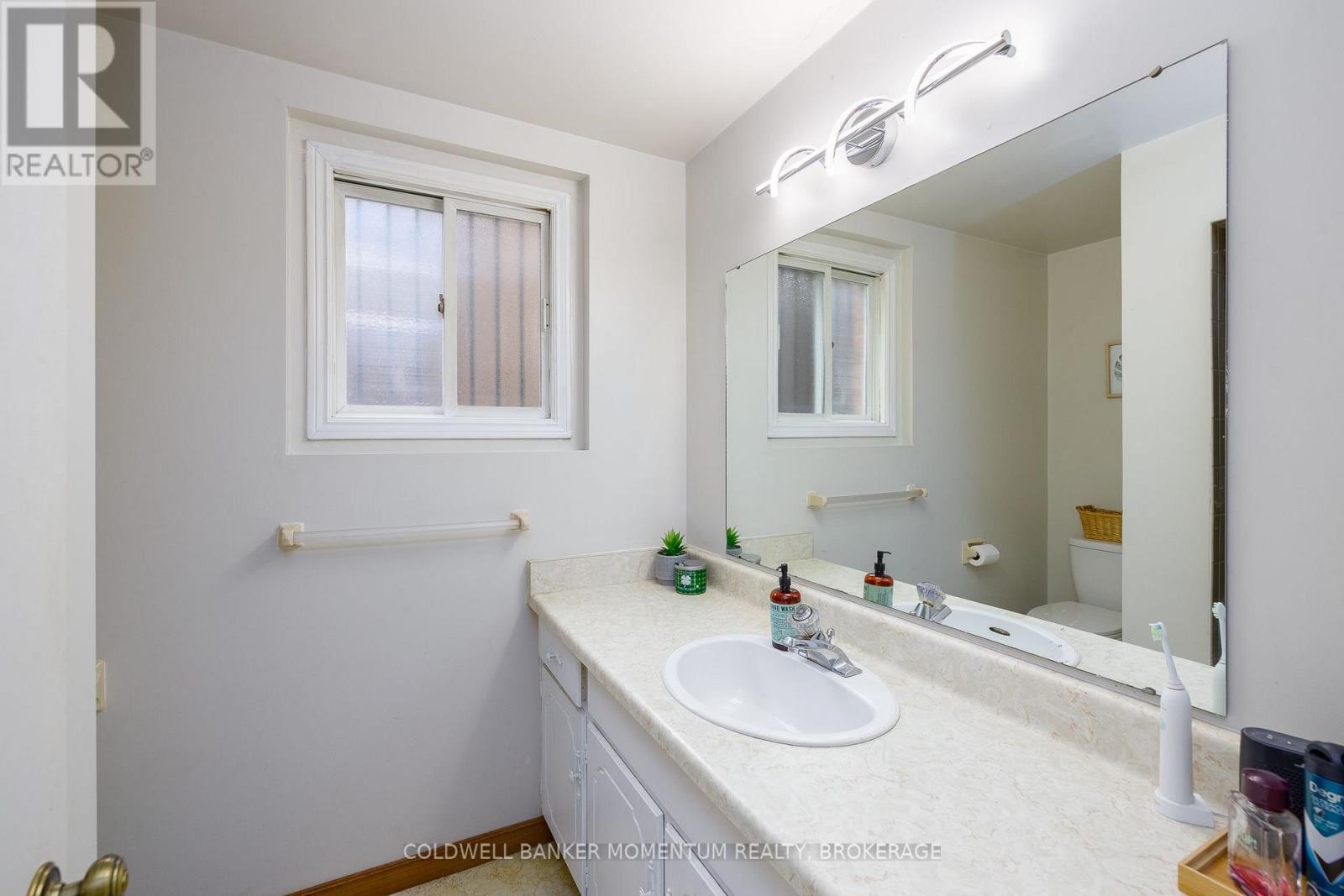 7439 Nasrullah Crescent, Niagara Falls, Ontario  L2H 2M4 - Photo 20 - X13813656