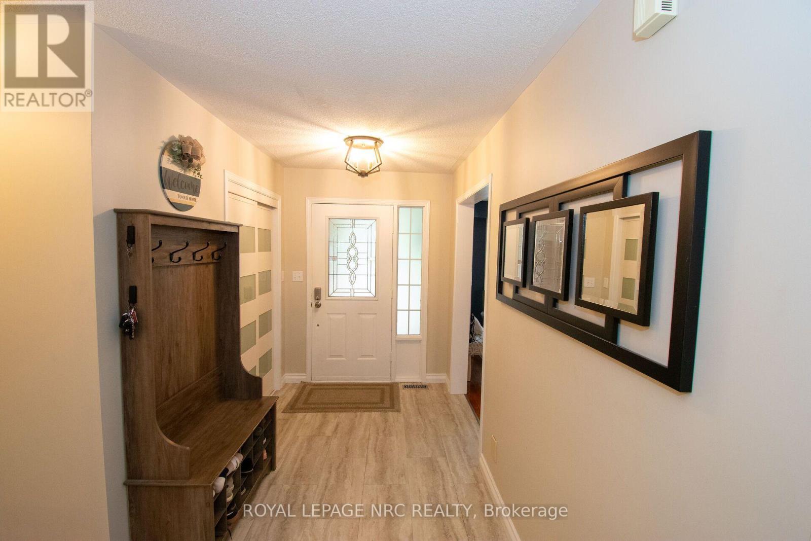 29 Farris Avenue, St. Catharines, Ontario  L2S 3W7 - Photo 4 - X13813988
