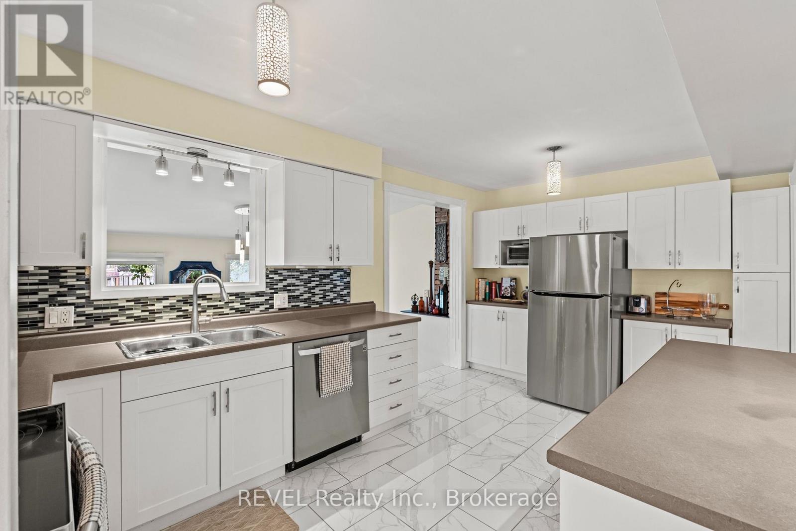 28 Black Knight Road, St. Catharines, Ontario  L2N 3C1 - Photo 5 - X13814186