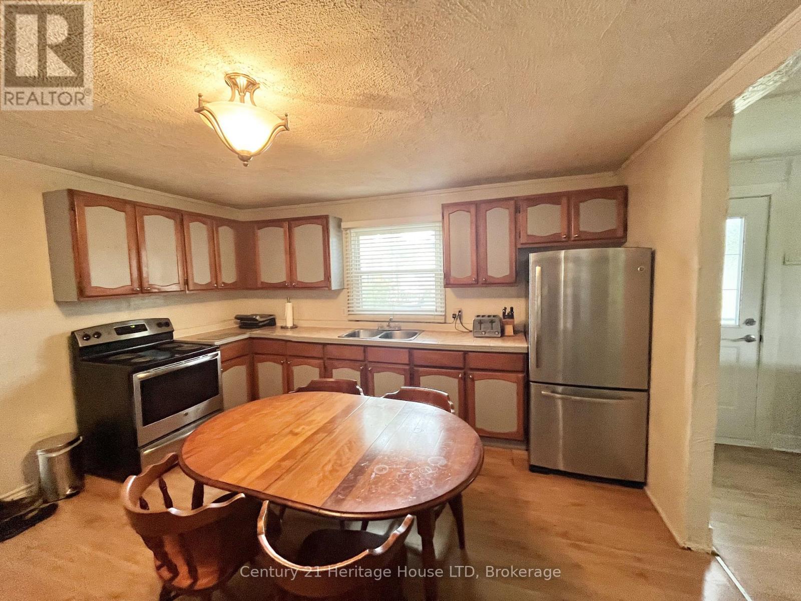 60 Watkins Street, St. Catharines, Ontario  L2M 6R9 - Photo 4 - X13814754