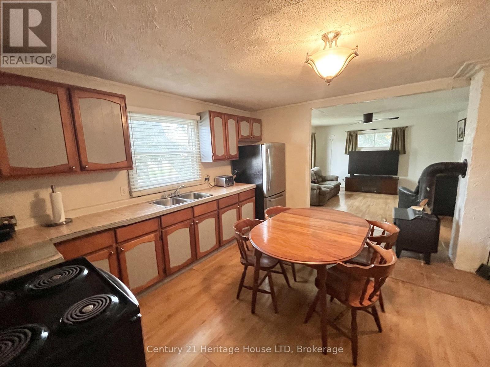 60 Watkins Street, St. Catharines, Ontario  L2M 6R9 - Photo 6 - X13814754