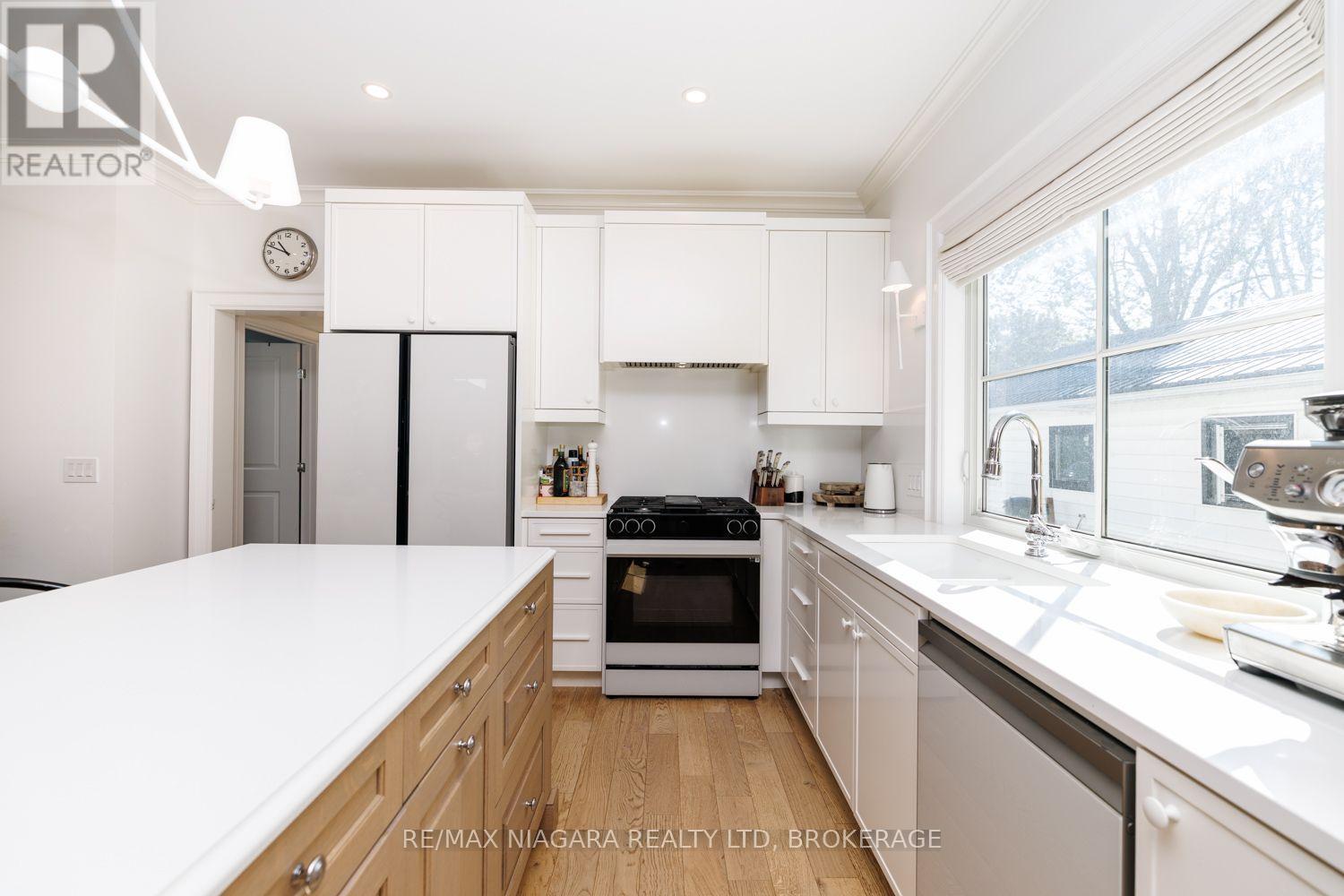 313 Beechwood Avenue W, Fort Erie, Ontario  L0S 1B0 - Photo 17 - X13816278