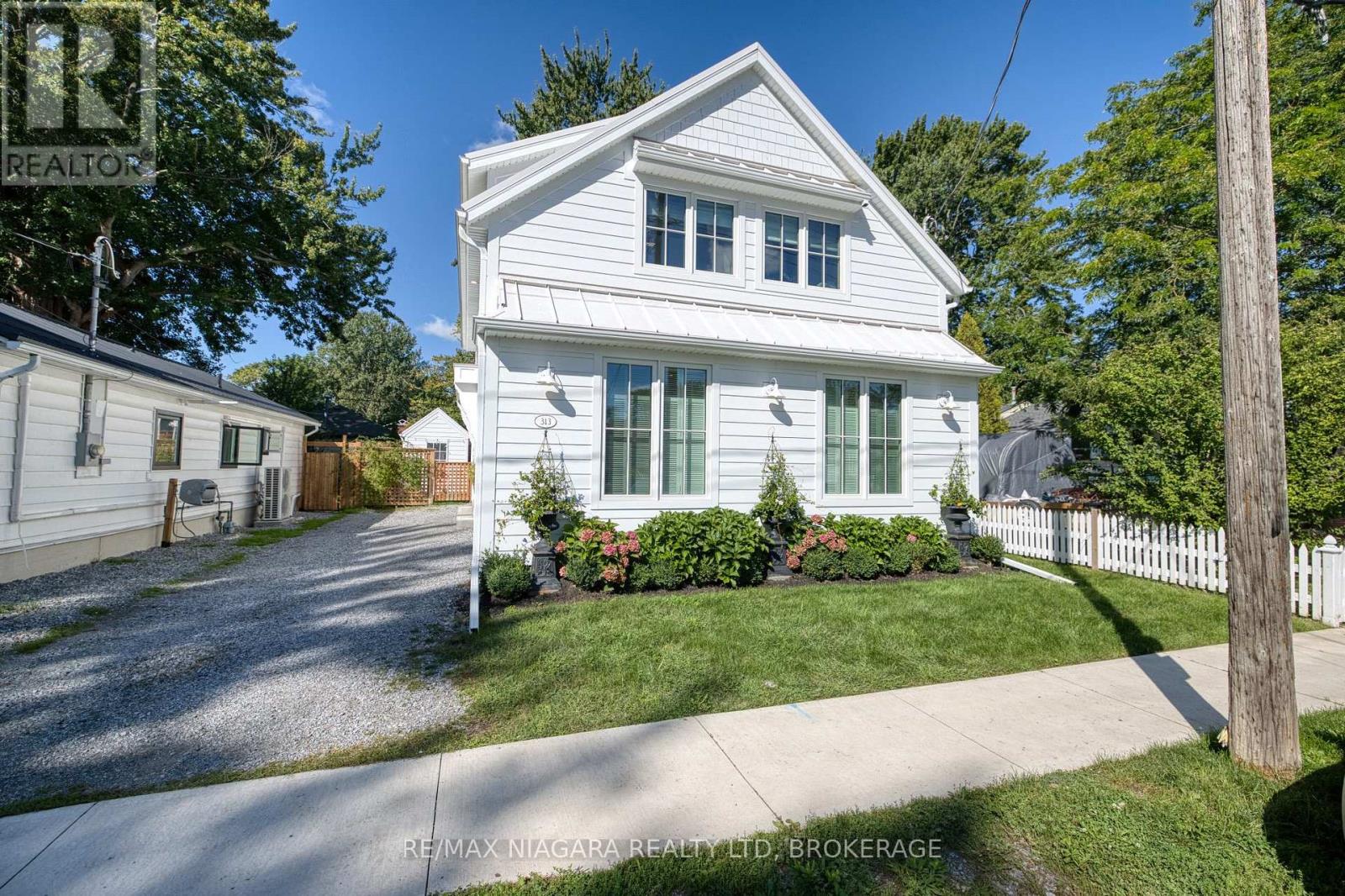 313 Beechwood Avenue W, Fort Erie, Ontario  L0S 1B0 - Photo 2 - X13816278