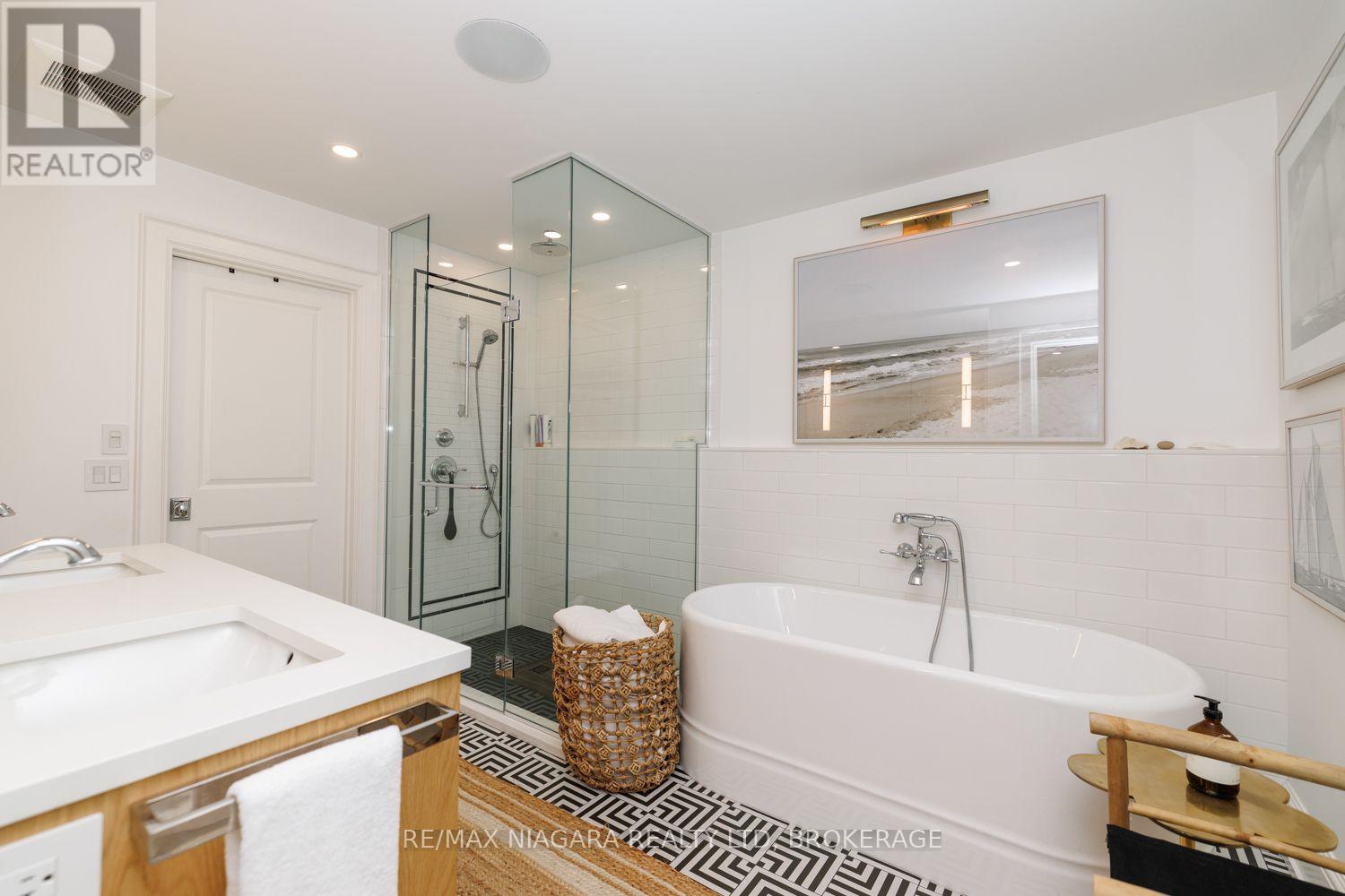 313 Beechwood Avenue W, Fort Erie, Ontario  L0S 1B0 - Photo 23 - X13816278