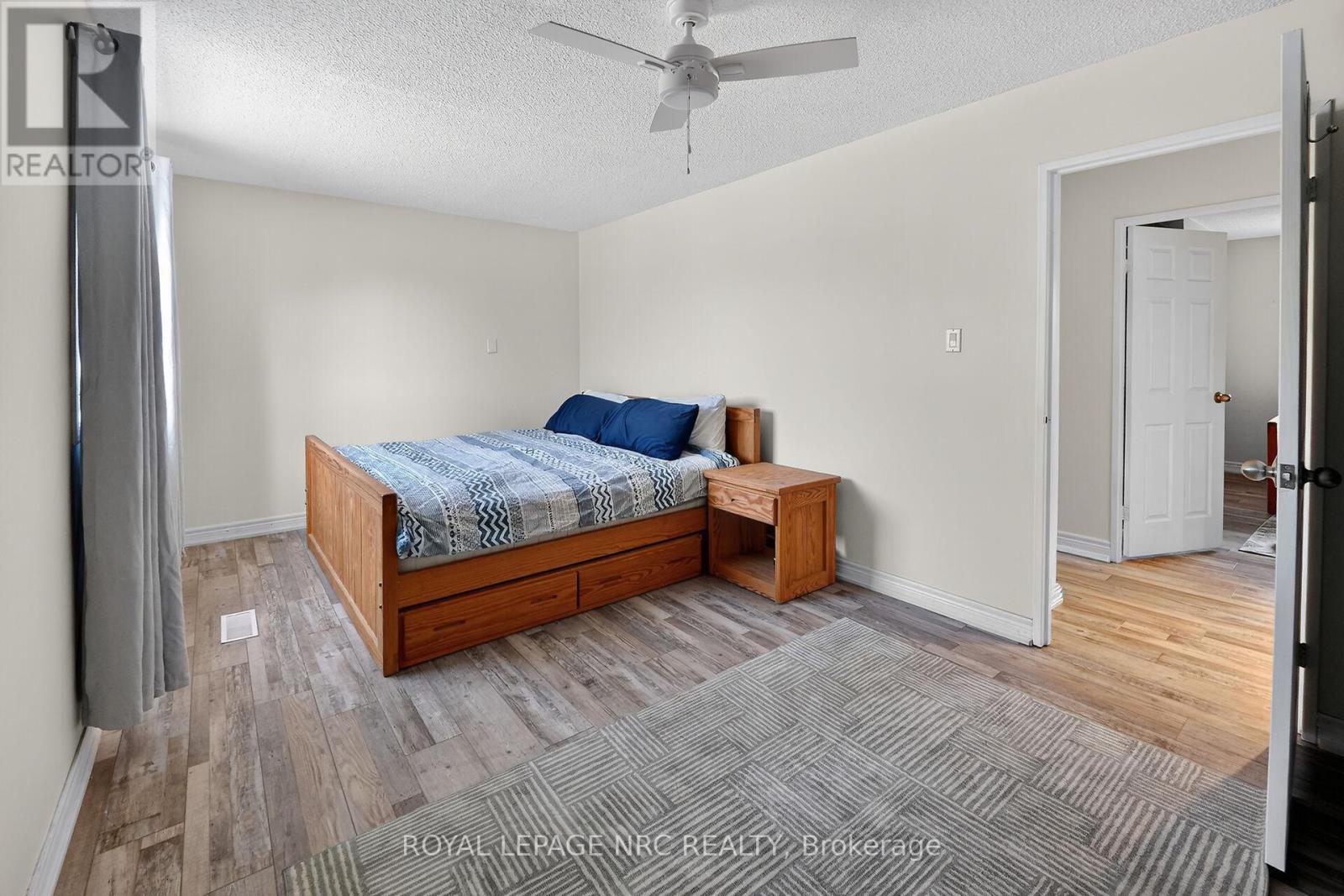 4 - 453 Woodview Road, Burlington, Ontario  L7N 2Z9 - Photo 14 - W13816528