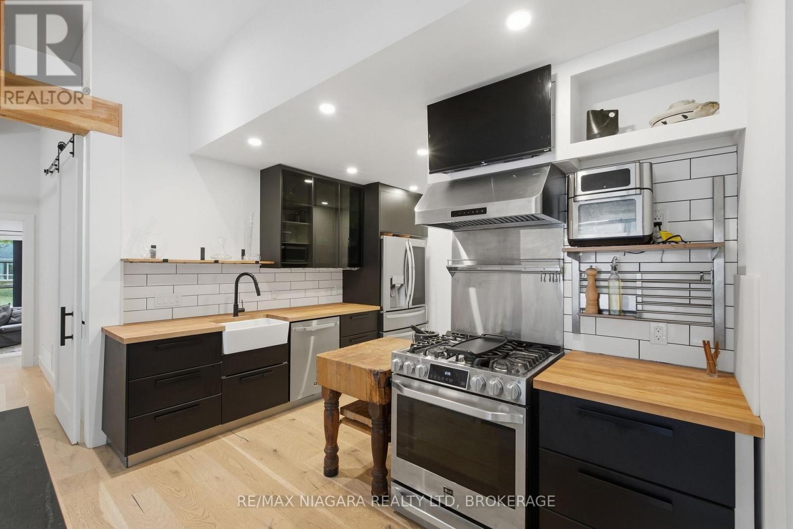 8 Dixie Avenue, Niagara-On-The-Lake, Ontario  L0S 1J0 - Photo 23 - X13816670