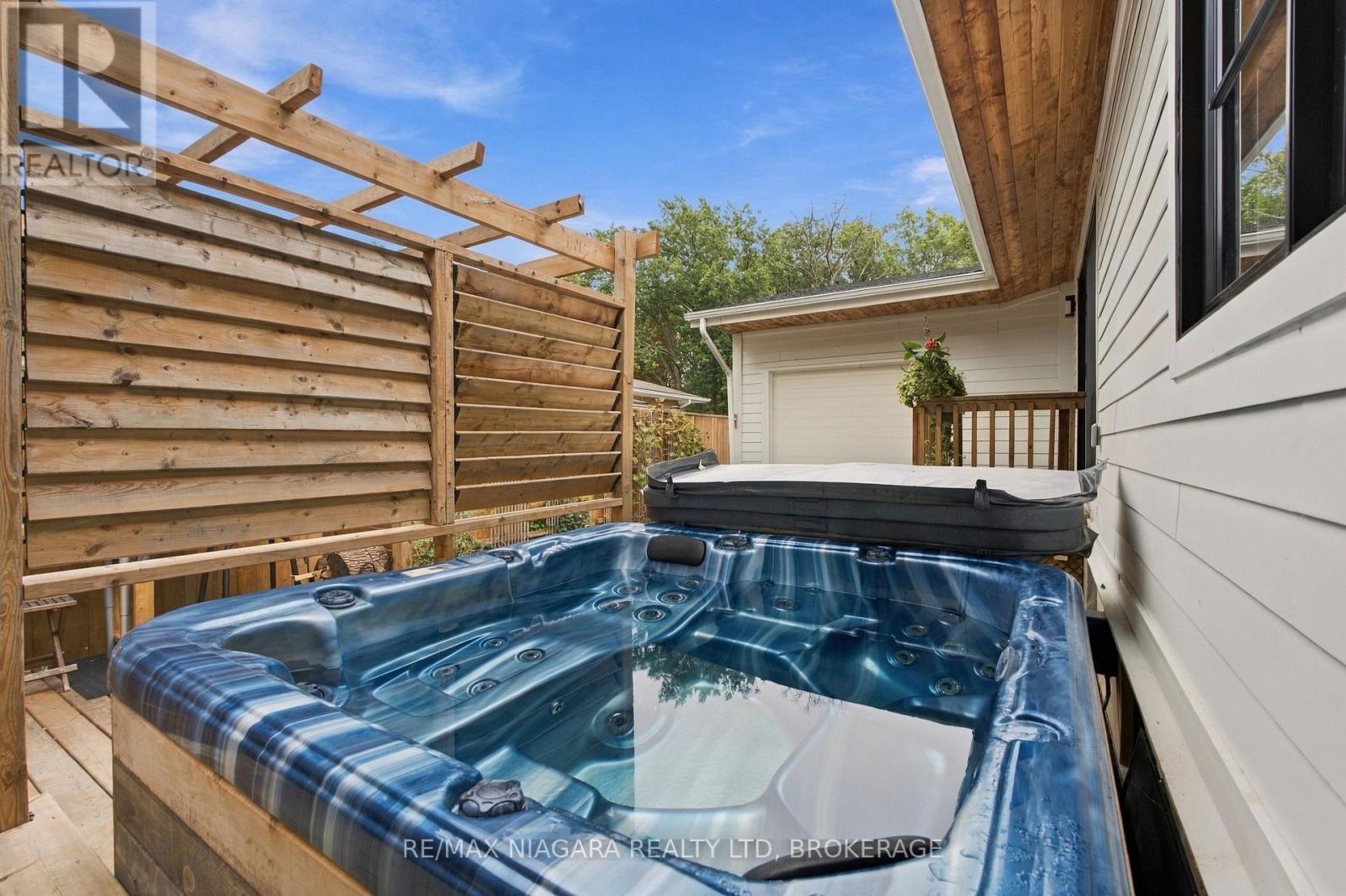 8 Dixie Avenue, Niagara-On-The-Lake, Ontario  L0S 1J0 - Photo 37 - X13816670