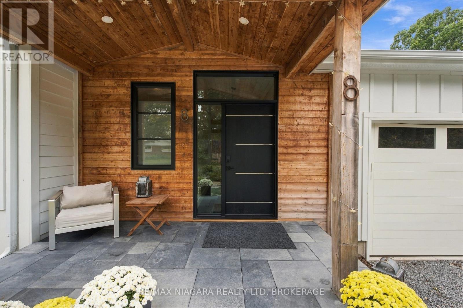 8 Dixie Avenue, Niagara-On-The-Lake, Ontario  L0S 1J0 - Photo 8 - X13816670