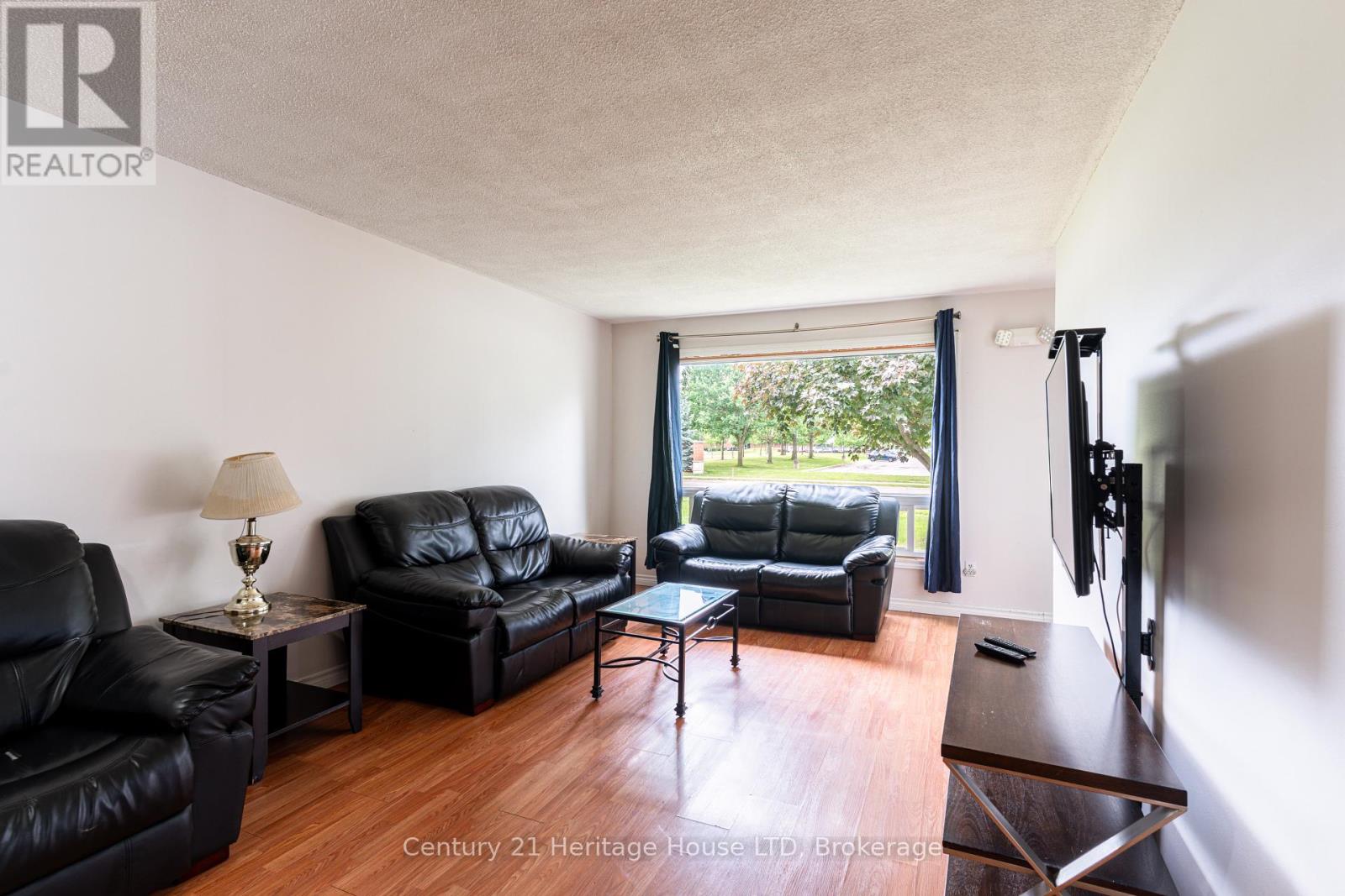 542 First Avenue N, Welland, Ontario  L3C 1Z3 - Photo 4 - X13816742