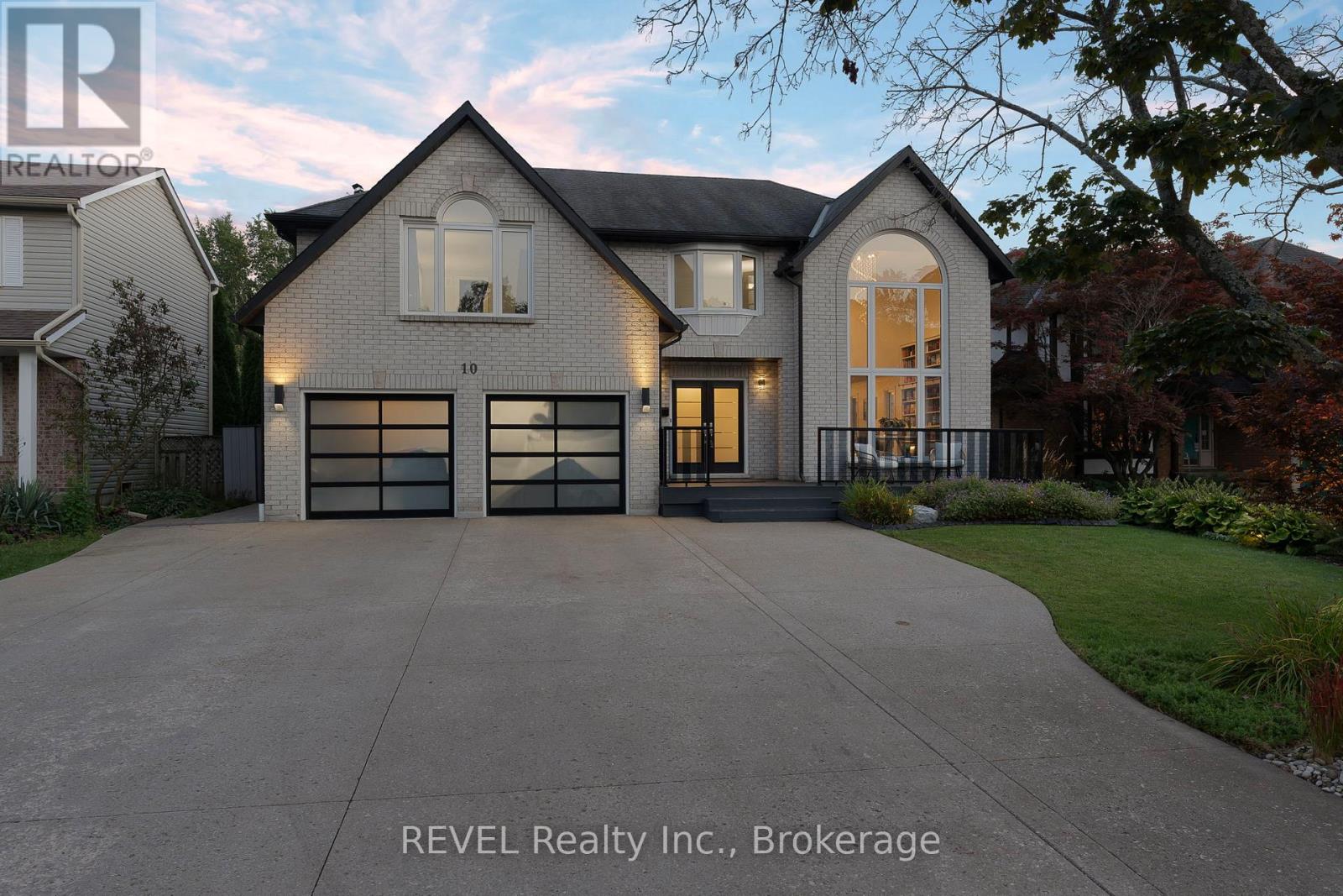 10 Meadowbrook Lane, Pelham, Ontario  L0S 1E4 - Photo 2 - X13817226