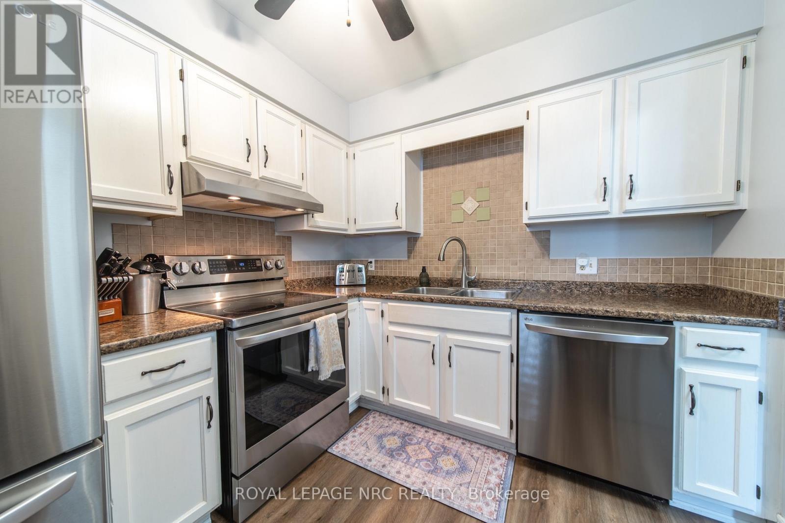 6073 Wildrose Crescent, Niagara Falls, Ontario  L2G 7T2 - Photo 2 - X13818568