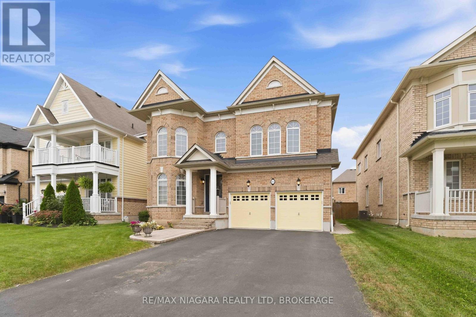 15 Fox Grape Road, Thorold, Ontario  L2V 5G5 - Photo 2 - X13819282