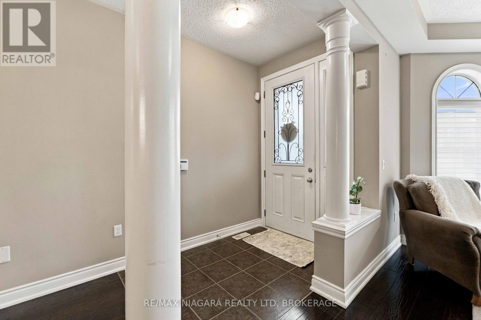 15 Fox Grape Road, Thorold, Ontario  L2V 5G5 - Photo 5 - X13819282