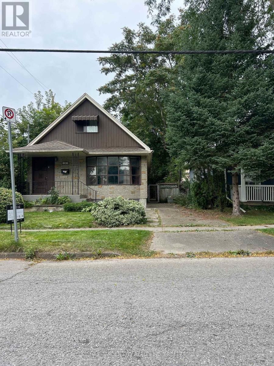 182 YORK STREET, St. Catharines, Ontario