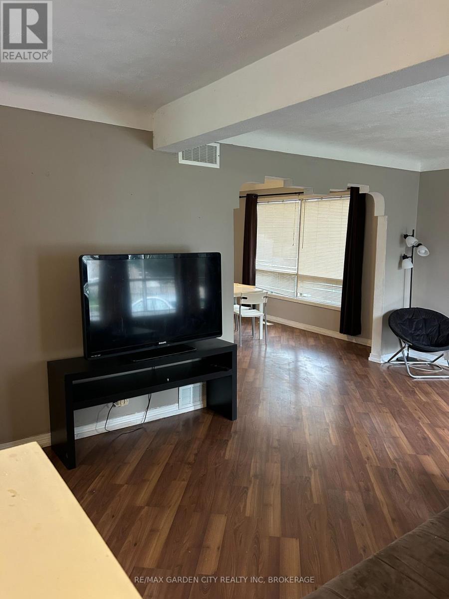 182 York Street, St. Catharines, Ontario  L2R 6G2 - Photo 6 - X13820644