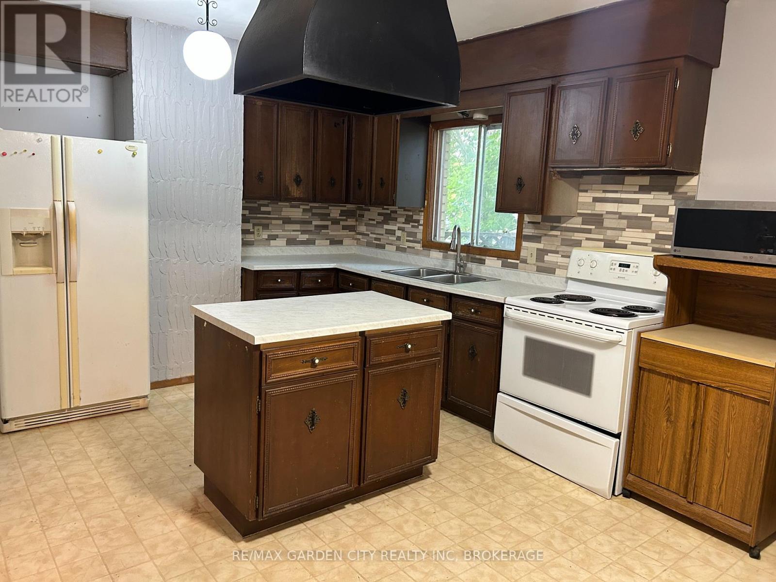 182 York Street, St. Catharines, Ontario  L2R 6G2 - Photo 8 - X13820644