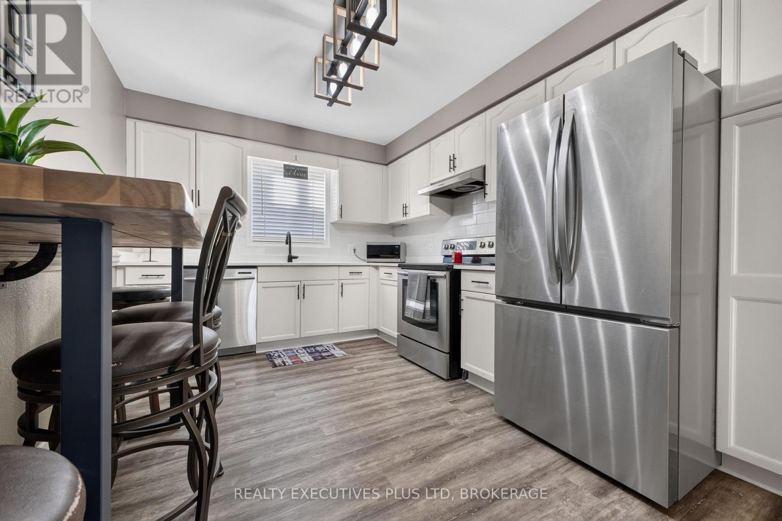 7802 Sabine Drive, Niagara Falls, Ontario  L2H 3E4 - Photo 10 - X13821444