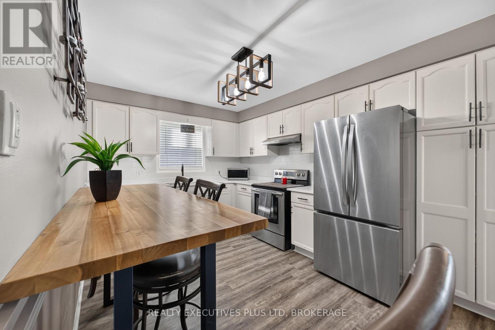 7802 Sabine Drive, Niagara Falls, Ontario  L2H 3E4 - Photo 11 - X13821444