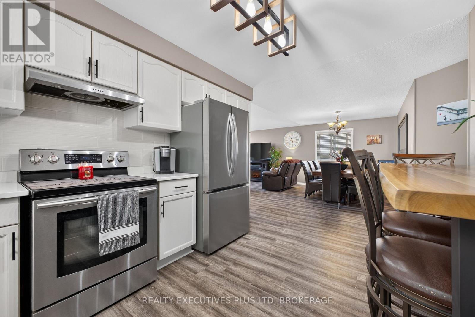 7802 Sabine Drive, Niagara Falls, Ontario  L2H 3E4 - Photo 13 - X13821444