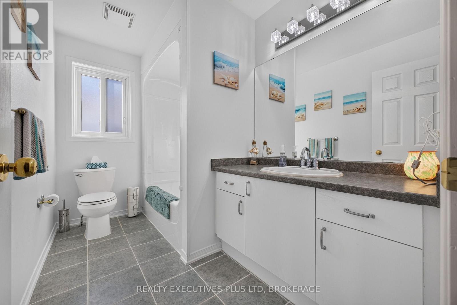 7802 Sabine Drive, Niagara Falls, Ontario  L2H 3E4 - Photo 14 - X13821444
