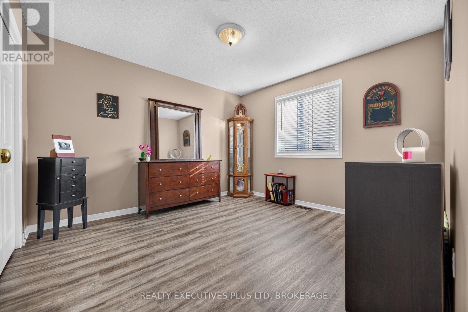 7802 Sabine Drive, Niagara Falls, Ontario  L2H 3E4 - Photo 16 - X13821444