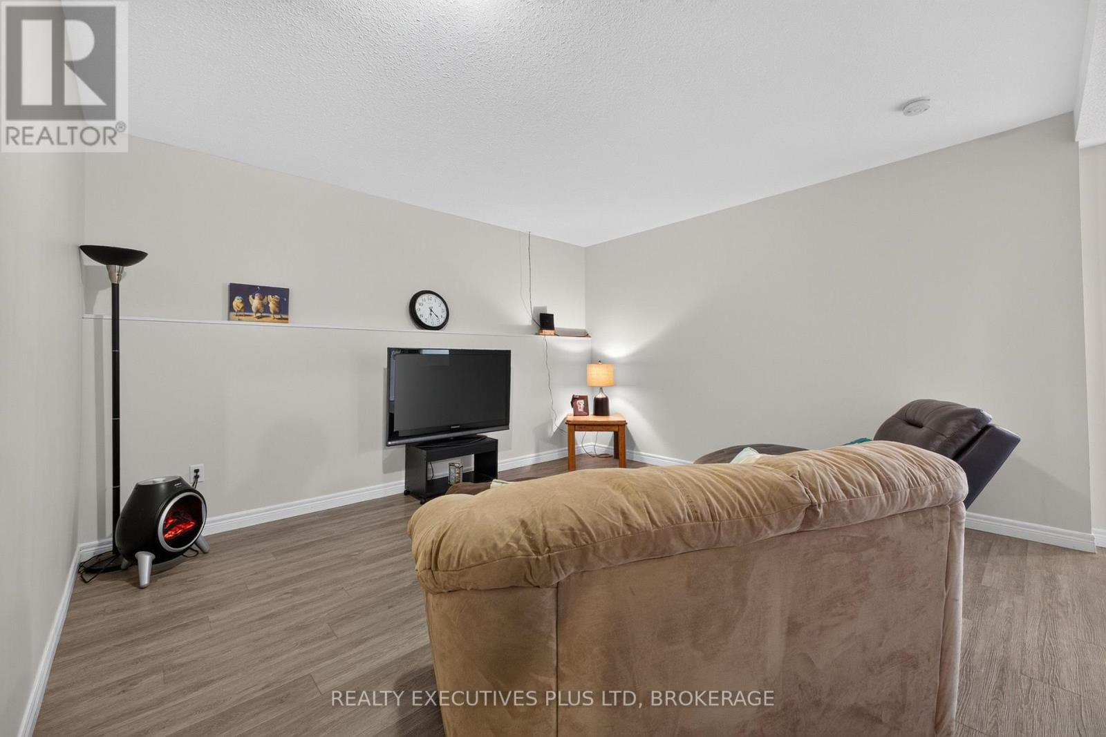 7802 Sabine Drive, Niagara Falls, Ontario  L2H 3E4 - Photo 24 - X13821444