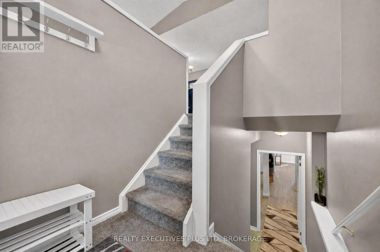 7802 Sabine Drive, Niagara Falls, Ontario  L2H 3E4 - Photo 5 - X13821444